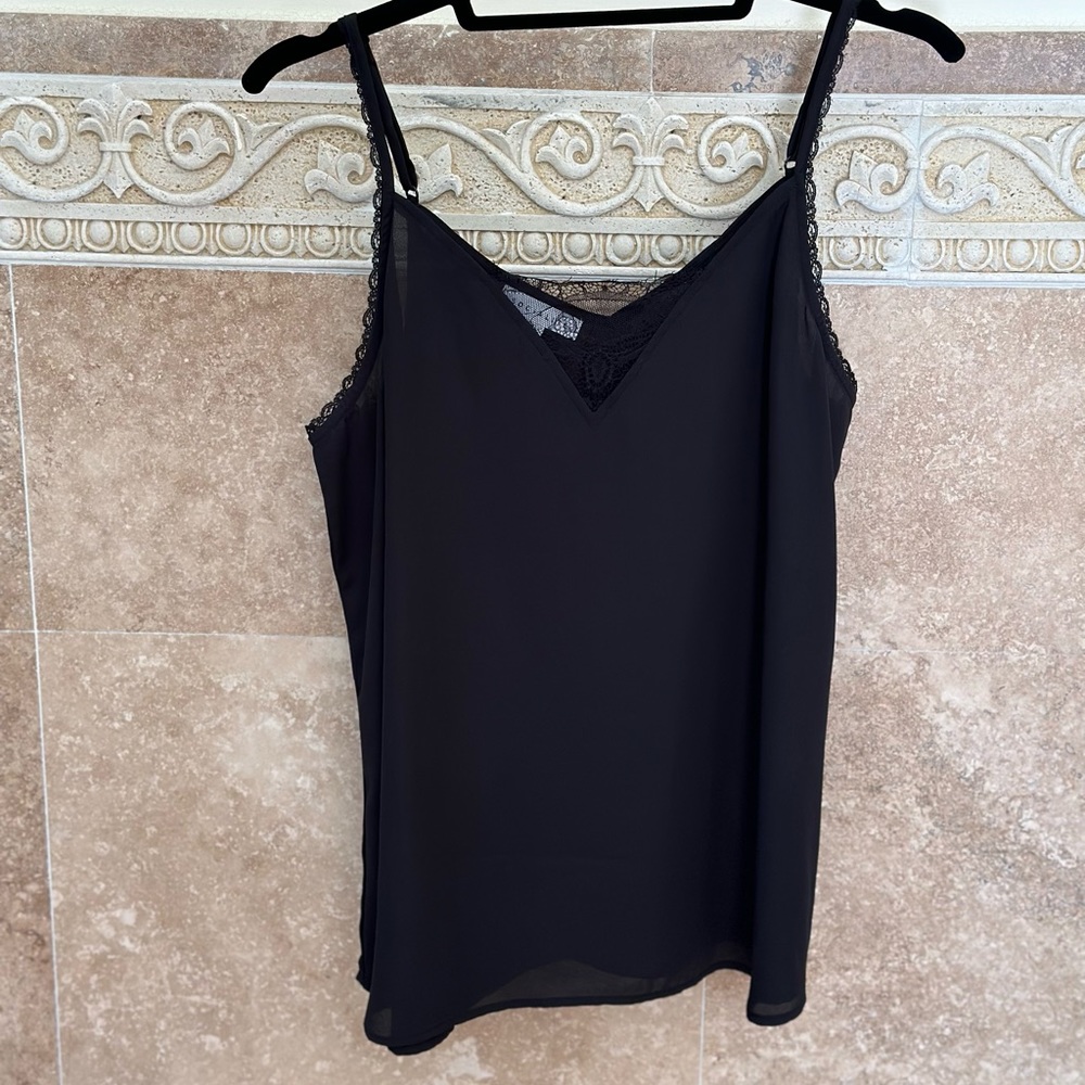 Essential Black camisole with lace detail adjustable straps  XL Socialite